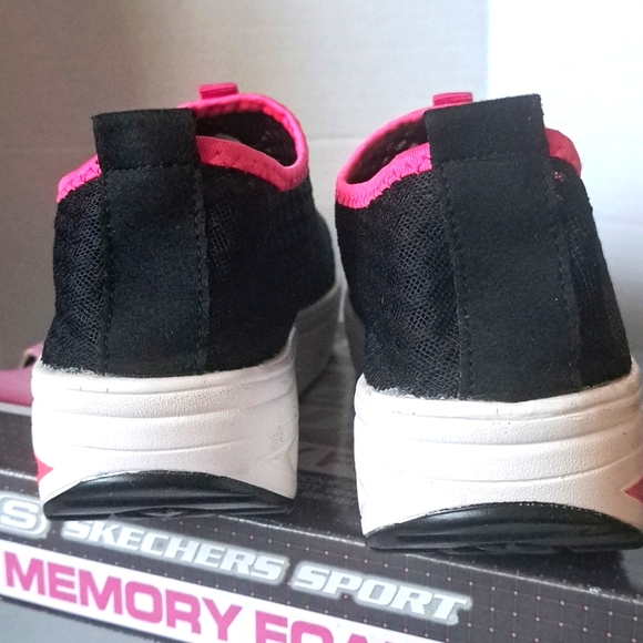 Skechers Black with Pink Trim Euro Size 41/ US 8 Slip On Mesh Uppers Lightweight - Picture 4 of 9